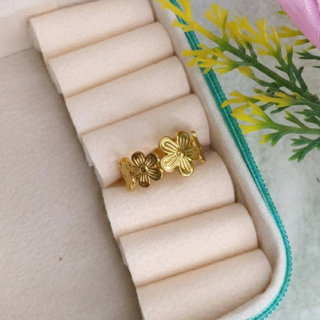 Flower Loop Ring