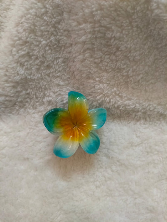 mini-glossy-flower-claw-blue